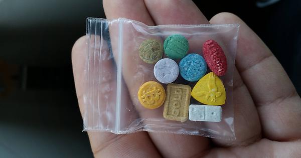 Наркотики кислота пособник в сбыте наркотиков